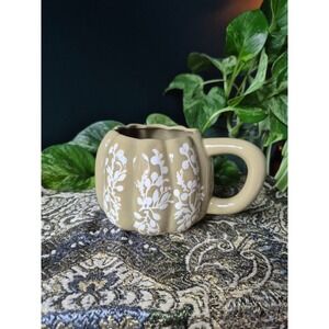 Anthropologie Mug Sage Green Scalloped Pumpkin Botanical Coffee Cup 3.75"
